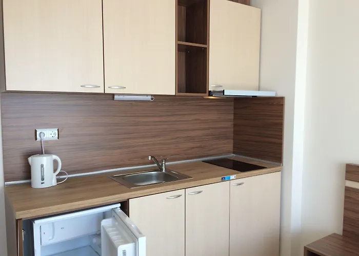 Palm Deluxe Апартхотел Слънчев бряг