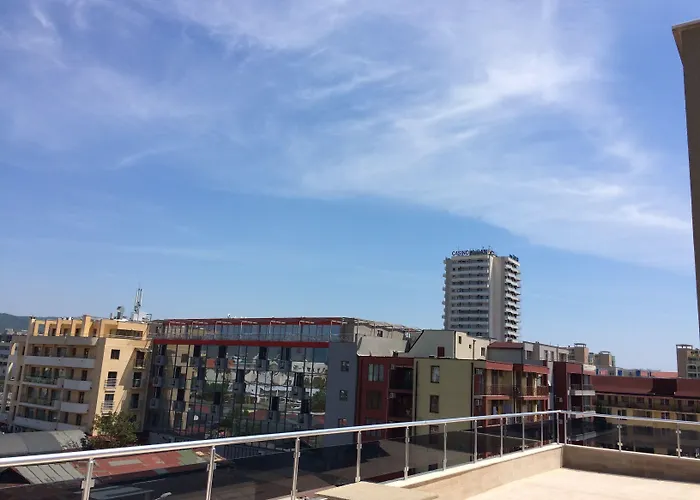 Palm Deluxe Апартхотел Слънчев бряг